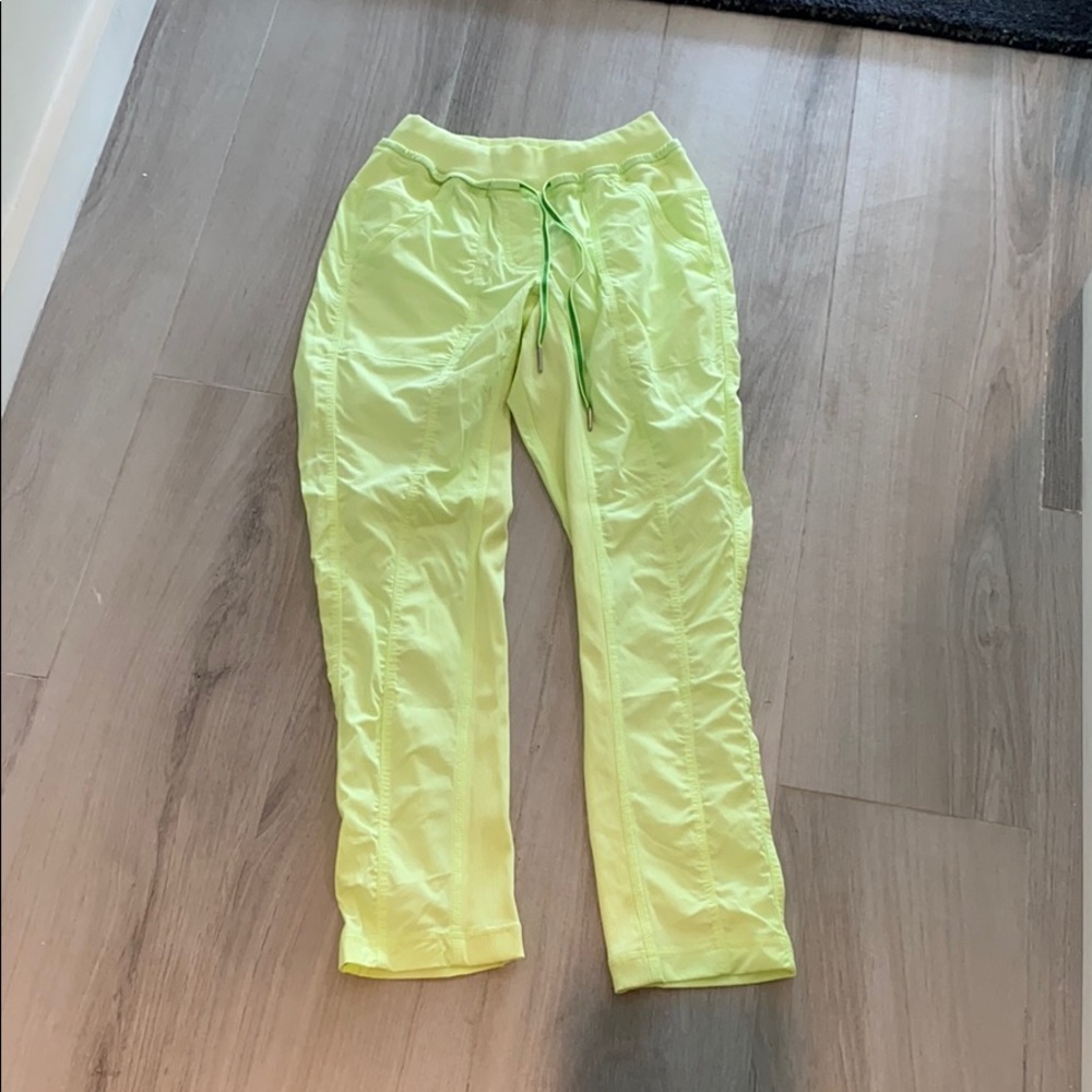 Lululemon pants capris crop neon green yellow 2